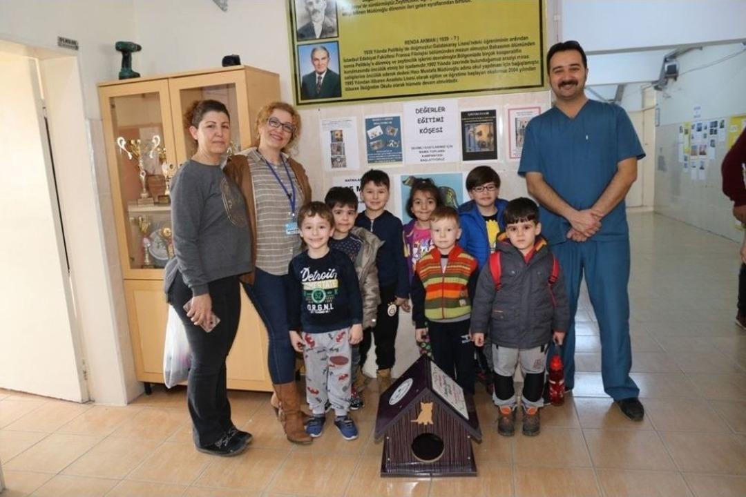 Burhaniye&rsquo;de Kediler Ev Sahibi Oldu