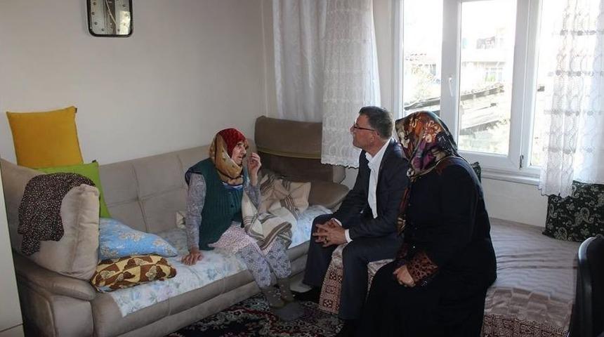 Başkan Duymuş&rsquo;tan Hasta Ve Yaşlılara Ziyaret