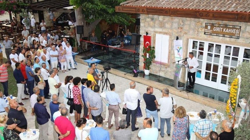 Side&rsquo;de Girit Kahvesi Ve Atat&uuml;rk Anıtı A&ccedil;ıldı