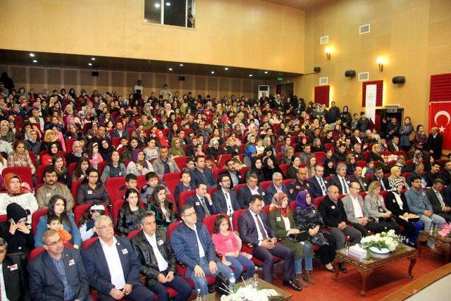 12 Mart İstiklal Şairi Mehmet Akif Ersoy Tiyatro Gösterisi Düzenlendi