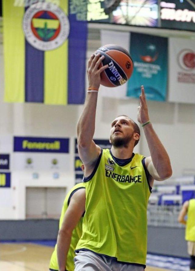 Fenerbahçe Erkek Basketbol Takımı Sezonu Açtı