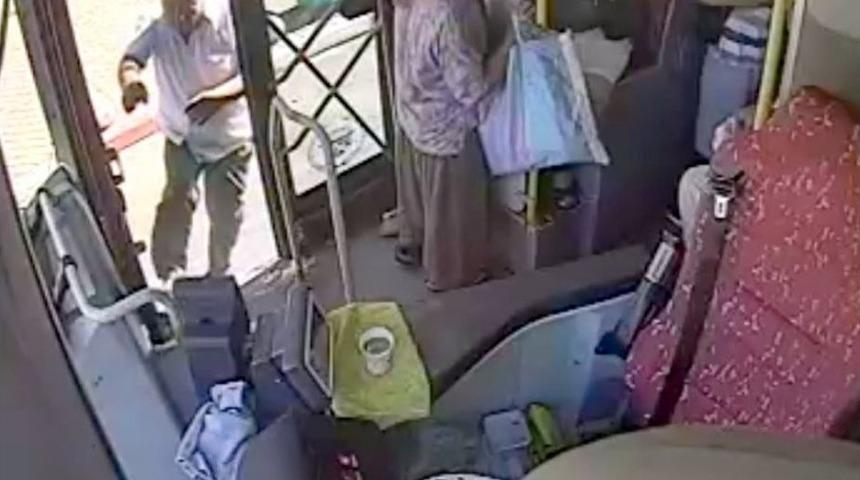 Kahraman Şof&ouml;r, Fenalaşan Yolcuyu Hastaneye G&ouml;t&uuml;rd&uuml;