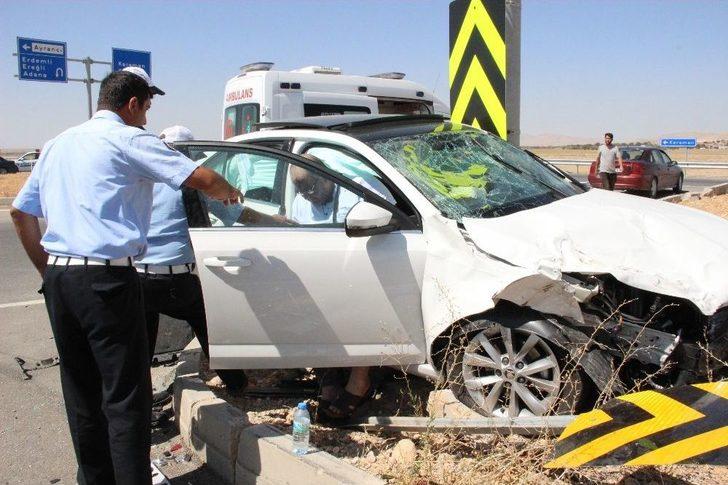 Otomobil Kamyonete Çarptı: 1 Ölü, 4 Yaralı G1