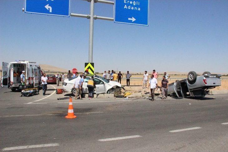 Otomobil Kamyonete Çarptı: 1 Ölü, 4 Yaralı G3