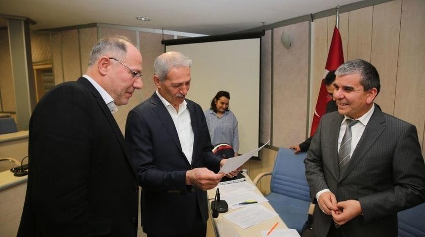 Adapazarı Belediyesi&rsquo;nde Taşeron İş&ccedil;ilerin Ge&ccedil;iş Sınavı Başladı