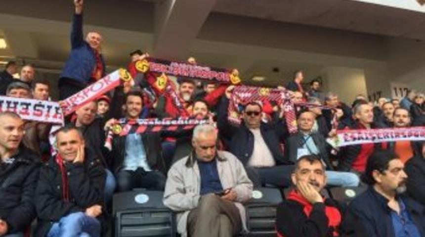 Avrupa&rsquo;dan Gelen Misafirler Trib&uuml;nde