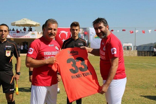 Köylerarası Futbol Turnuvası’nın Kazananı Arpaçsakarlar Oldu