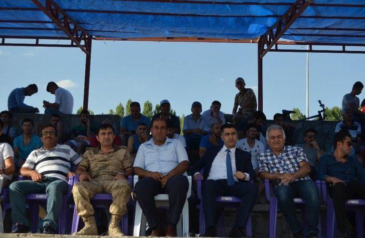 Adilcevaz’da Plaj Futbolu Heyecanı G1