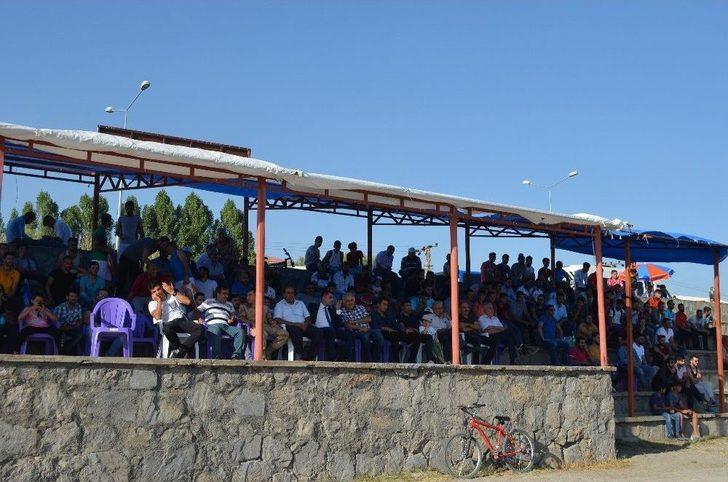 Adilcevaz’da Plaj Futbolu Heyecanı G2