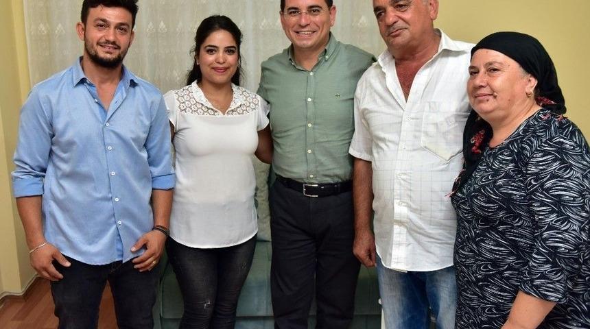 Tütüncü Sosyal Medyadan Yapılan Çay Davetlerini Geri Çevirmiyor