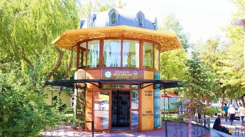 Aksaray’da Bilgi Evlerinde 20 Bin Kitap Halka Sunuluyor