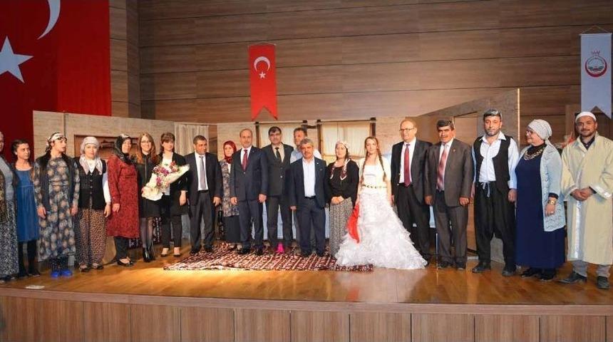 Oğuzeli Belediyesinden Anlamlı Tiyatro