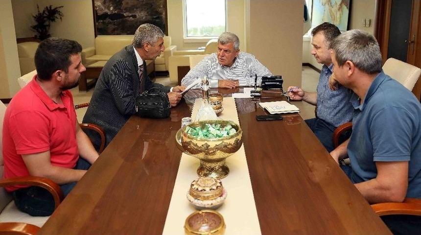 Başkan Karaosmanoğlu, "muhtarlarımızla Birlikte Çalışıyoruz”