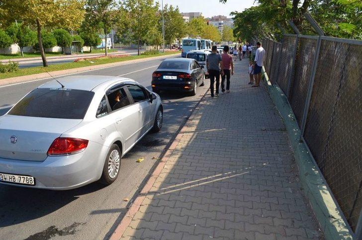 Tatilcilerin Sıra Çilesi: Yüzlerce Araç Sıra Bekliyor G4