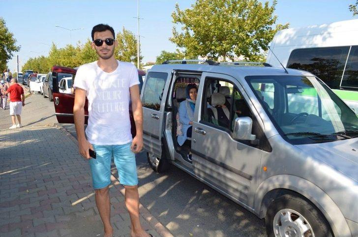 Tatilcilerin Sıra Çilesi: Yüzlerce Araç Sıra Bekliyor G5