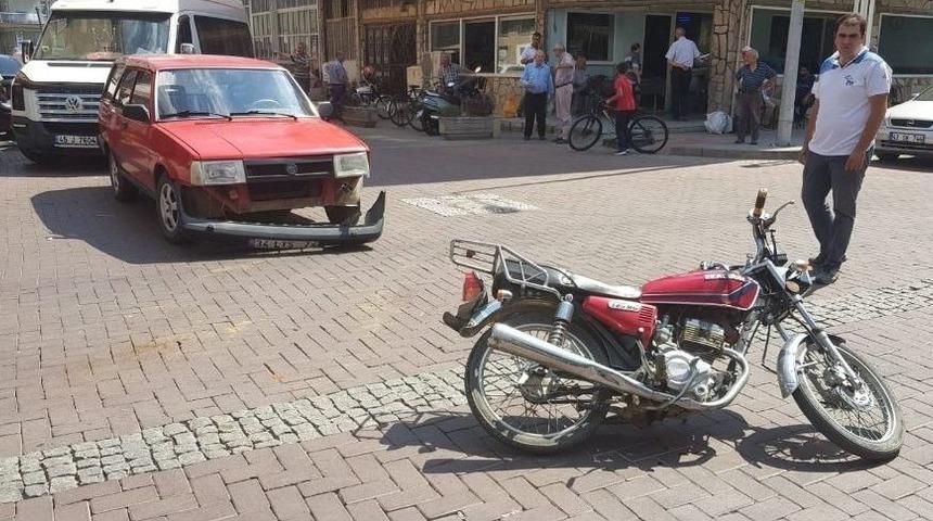 Kula’da Otomobil İle Motosiklet Çarpıştı: 1 Yaralı