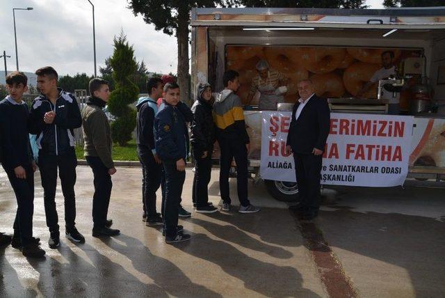 Aliağa Esnafı Afrin Şehitleri İçin Lokma Dağıttı