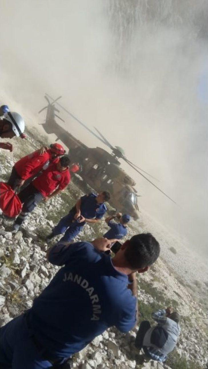 Dağa Çakılan Paraşütçü Nefes Kesen Operasyonla Sağ Olarak Kurtarıldı G3