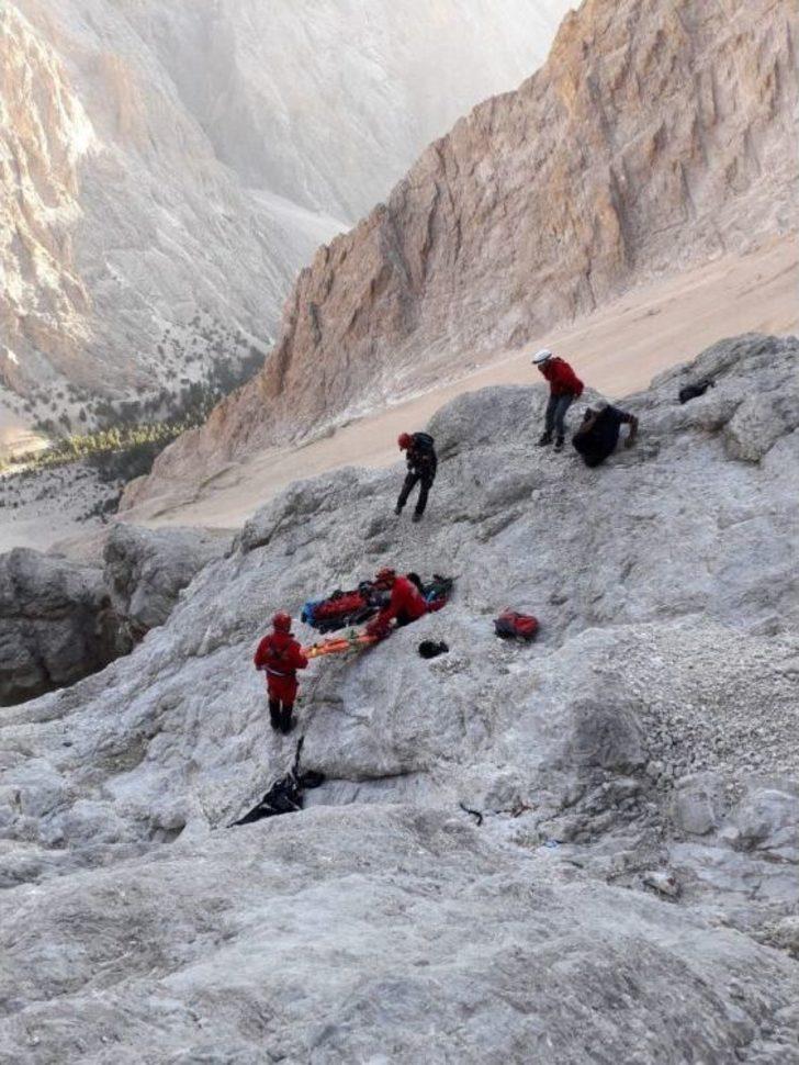 Dağa Çakılan Paraşütçü Nefes Kesen Operasyonla Sağ Olarak Kurtarıldı G5
