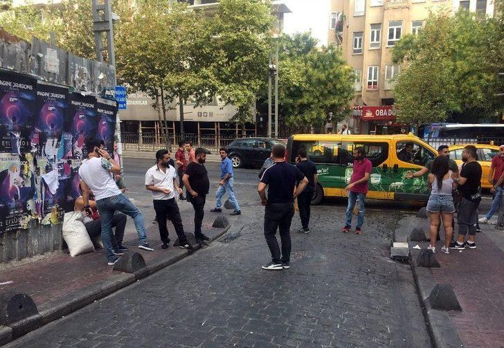 Beyoğlu’nda Kadın Turistler Arasında Kavga Çıktı: 2 Yaralı