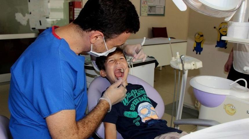 &Ccedil;ocuklarda &Ccedil;apraşık Diş Problemi, &rsquo;sabit Yer Tutucu&rsquo; İle &Ouml;nlenecek