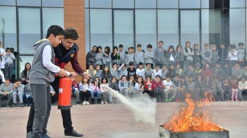 Diyarbakır&rsquo;da &Ouml;ğrencilere İtfaiye Eğitimi Verildi