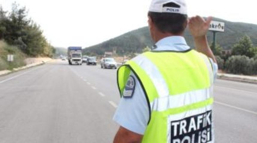 Trafik Polisinden Tatilcilere: "iki Saatte Bir Mola Verin"