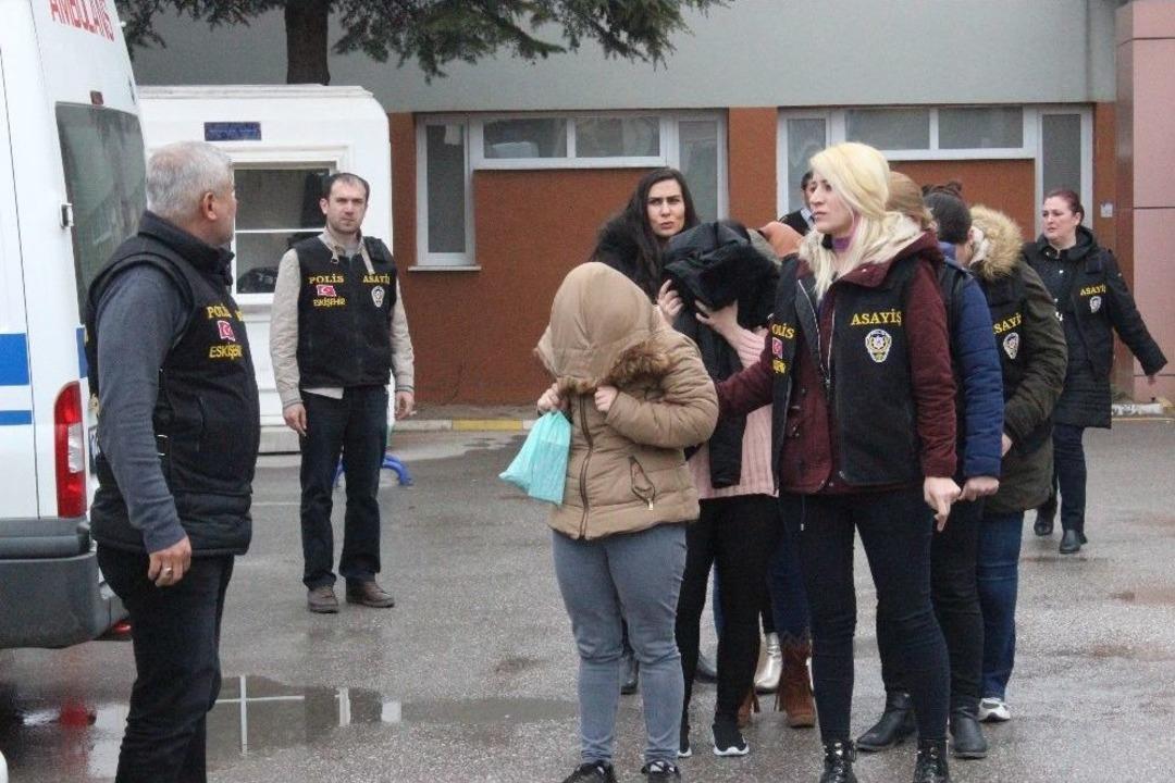 Eskişehir Merkezli Fuhuş Operasyonunda G&ouml;zaltına Alınanlar Hastanede