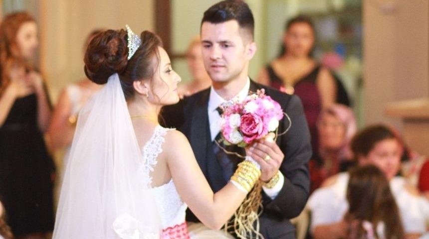 Gelin Ve Damadı İtfaiye Ekibi Serinletti