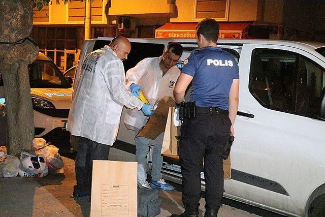 Polis Sevgilisinin Beylik Tabancasını Bir Anda Alıp Kafasına Sıktı