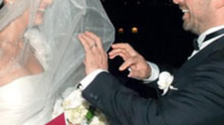 Berg&uuml;zar ve Halit Evlendi