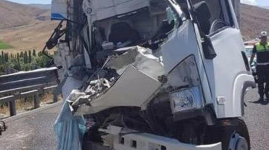 Niğde’de Trafik Kazası: 1 Çocuk Öldü, 1 Yaralı