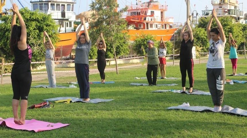 Erdemli&rsquo;de Uzman Eğitmenler Kadınları Formda Tutacak