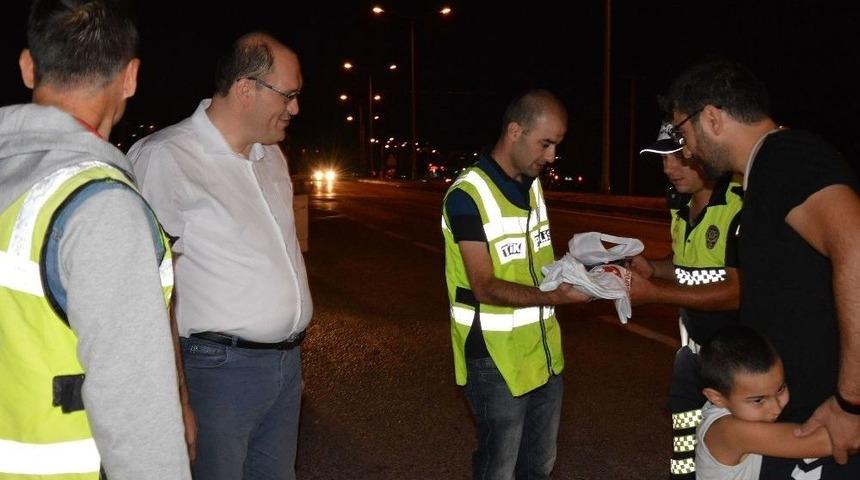 &Ccedil;ocuklardan Hatalı Ara&ccedil; Kullanan Ailelerine Kırmızı D&uuml;d&uuml;k