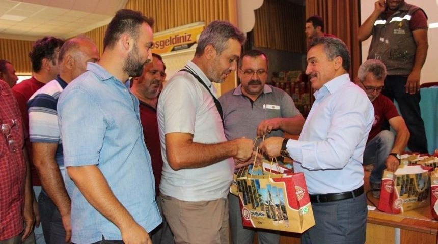 Başkan Tutal, Belediye Personeliyle Bayramlaştı