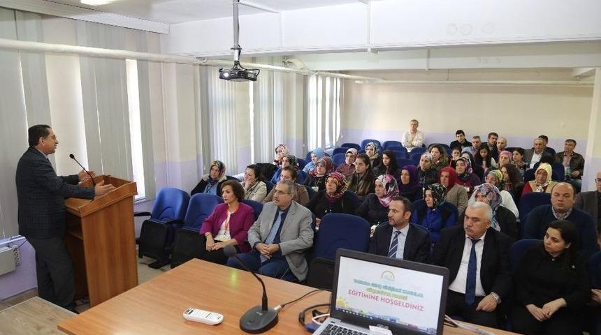 Kadın &Ccedil;ift&ccedil;iler Girişimcilik Eğitiminde