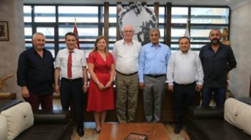 Bel&ccedil;ika Milletvekili G&uuml;ler Turan Kazım Kurt&rsquo;u Ziyaret Etti