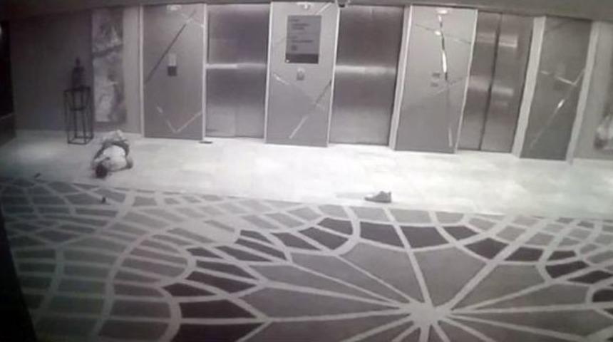 Kozyatağı&rsquo;nda L&uuml;ks Otelde İntihar Kamerada