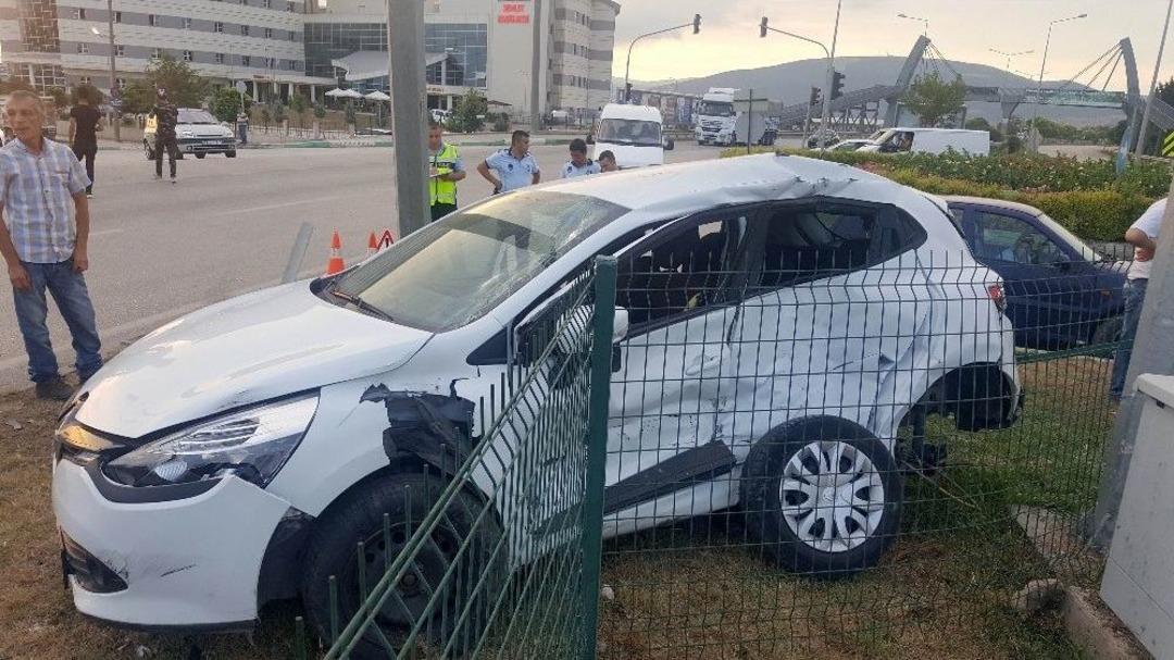 Kırmızı Işıkta Ge&ccedil;ti, Ortalık Savaş Alanına D&ouml;nd&uuml;