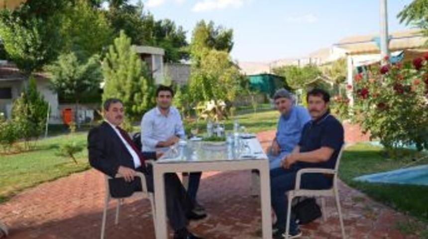 Eser Gazeteciler İle Bir Araya Geldi