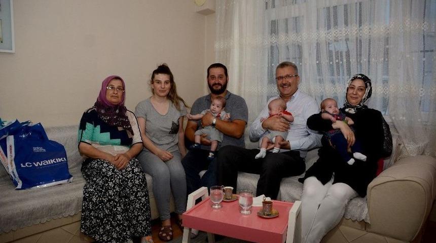 Başkan &Ouml;zkan&rsquo;dan &Uuml;&ccedil;&uuml;z Bebeği Olan &Ccedil;ifte Ziyaret