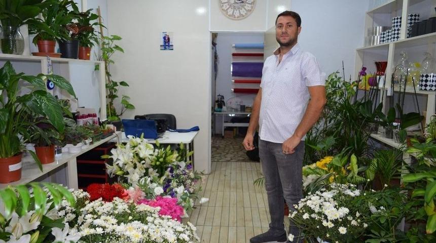 (&ouml;zel) İmkansızı Başarınca Hayatı &Ccedil;i&ccedil;eklerle Doldu