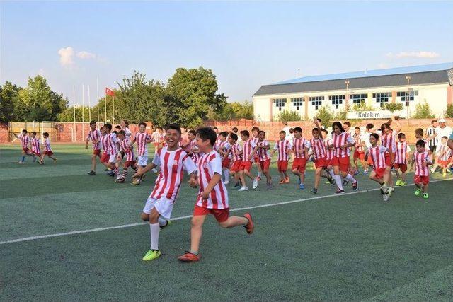 Çan Belediyesi Yaz Spor Okulları, 10’uncu Mezunlarını Verdi