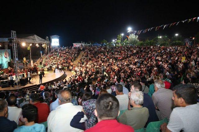 Urfalılar Darıca&rsquo;da Sıra Gecesiyle Sahnede 2