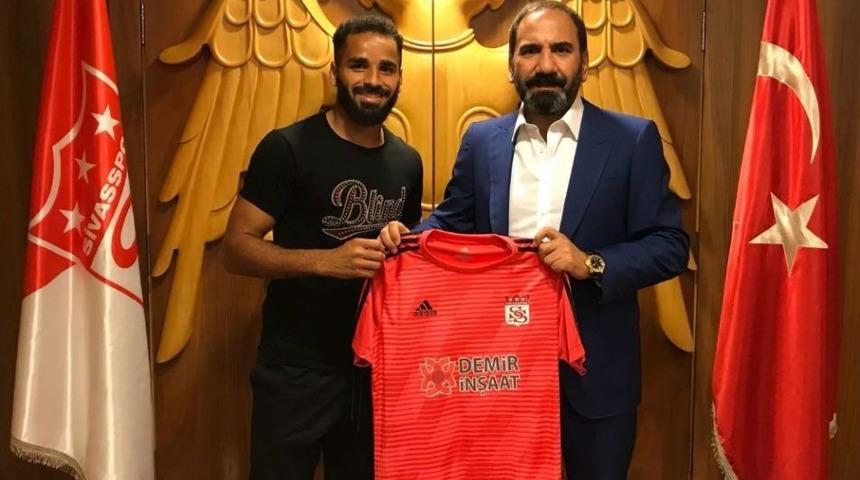 Sivasspor, Douglas İle 1 Yıllık S&ouml;zleşme İmzaladı