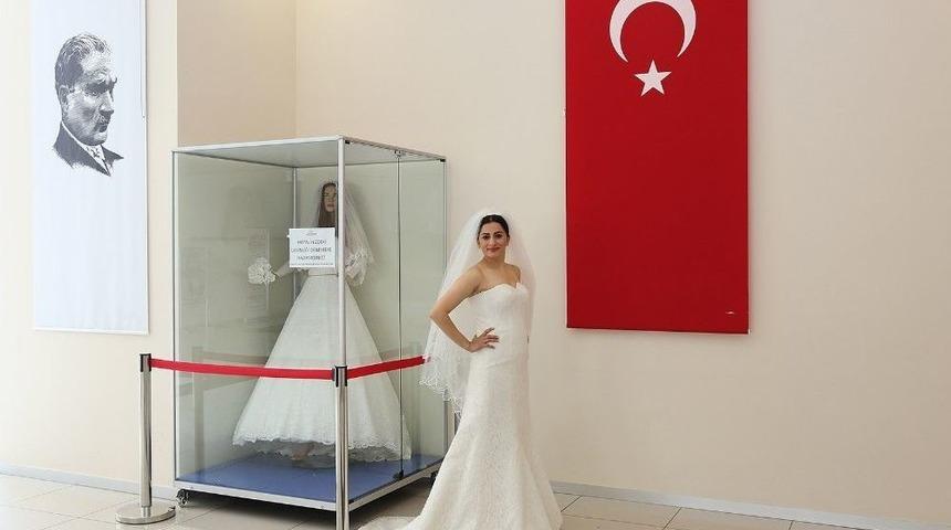 Yeni &Ccedil;iftlere Gelinlikleri Ataşehir Belediyesinden