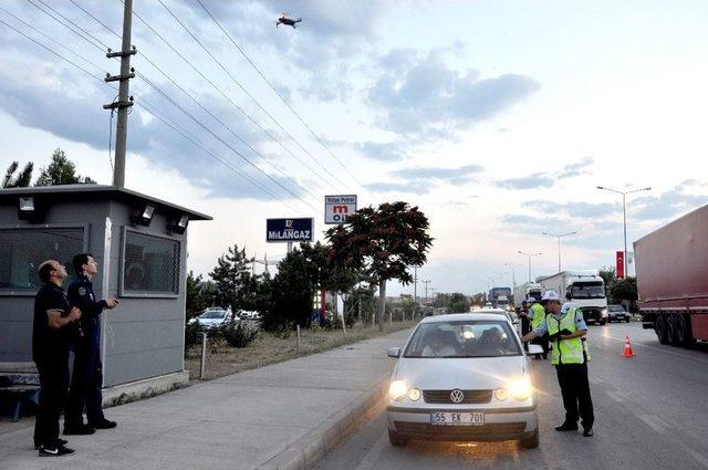 Polisten Bayram Trafiğine Sıkı Denetim