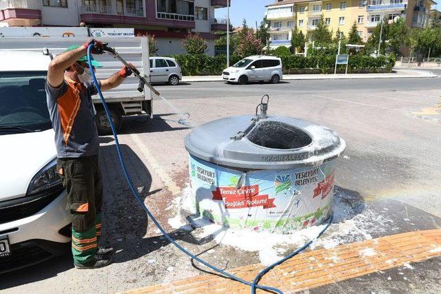 Yeşilyurt’ta Çöp Konteynerleri Dezenfekte Edildi