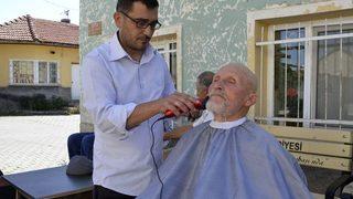 Kırsaldaki Vatandaşlara Ücretsiz Tıraş Hizmeti