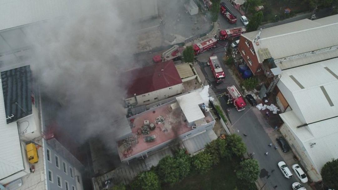 Avcılar&rsquo;da Tekstil Fabrikasında &Ccedil;ıkan Yangın Korkuttu